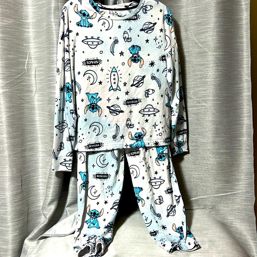 Disney stitch pajamas, sides 8/10 EUC